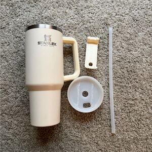 Stanley Cream Mug with Lid and Straw